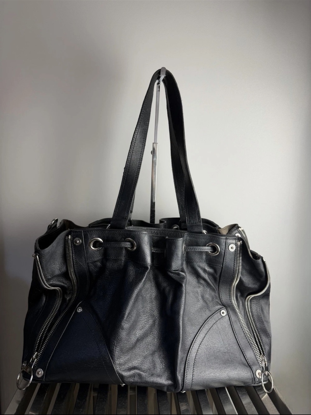 Mulberry Black Leather Shoulder Tote with Zip Accents